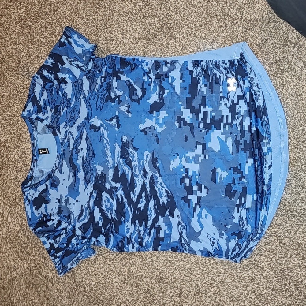 Under Armour camo blue run tee. Size medium.